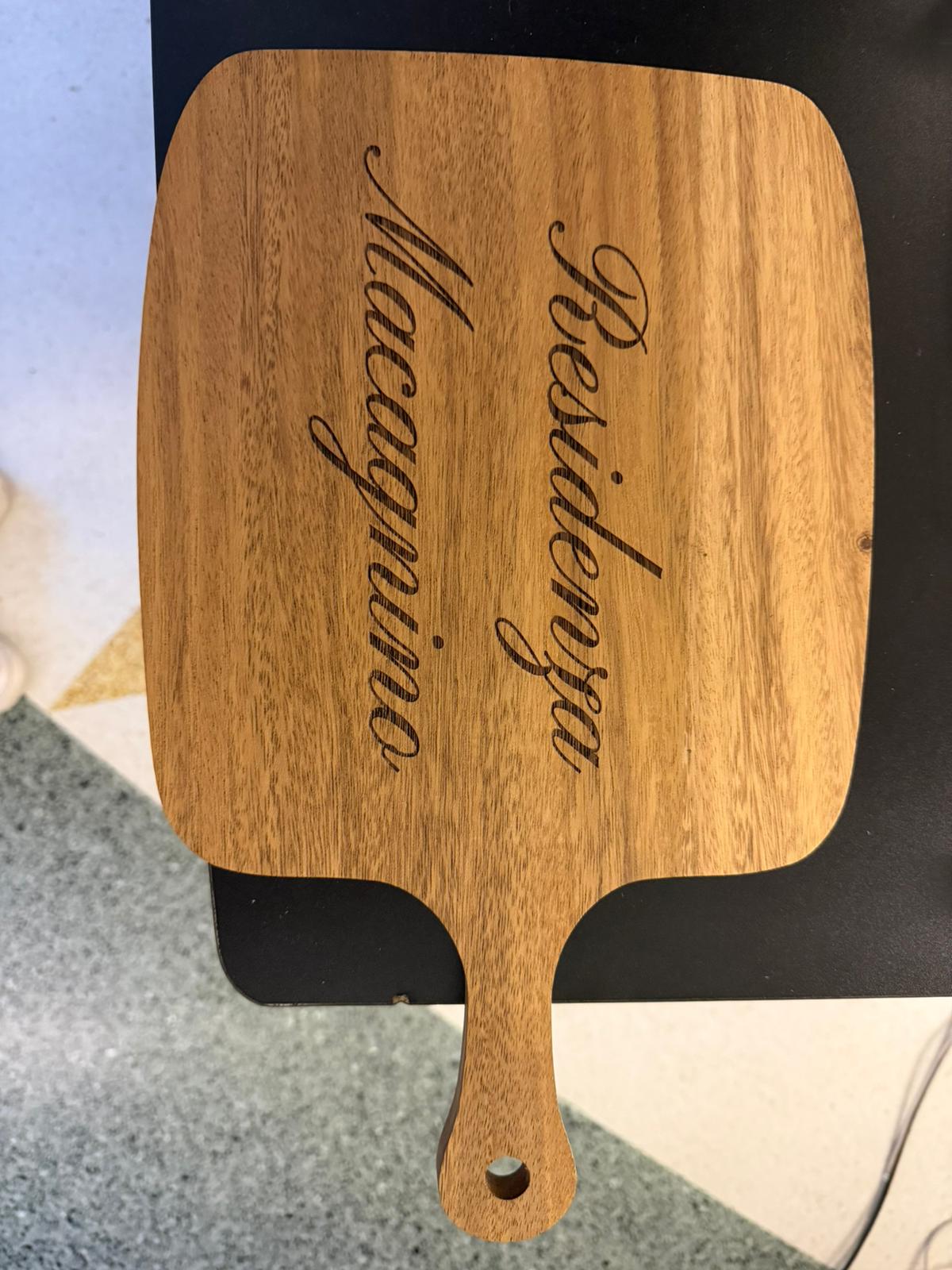Tagliere in legno massiccio personalizzato